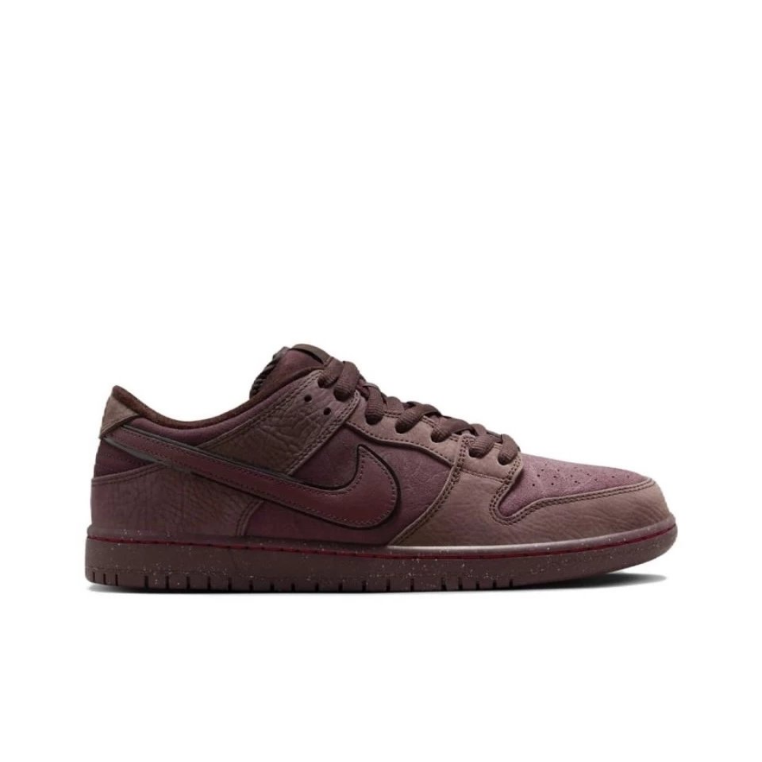 Tenis Nike SB Dunk Low - Burgundy Crush