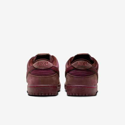 Tenis Nike SB Dunk Low - Burgundy Crush