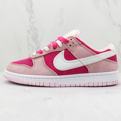 Tênis Nike Dunk Low X Barbie