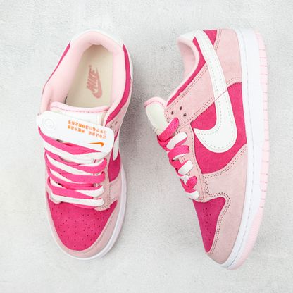 Tênis Nike Dunk Low X Barbie