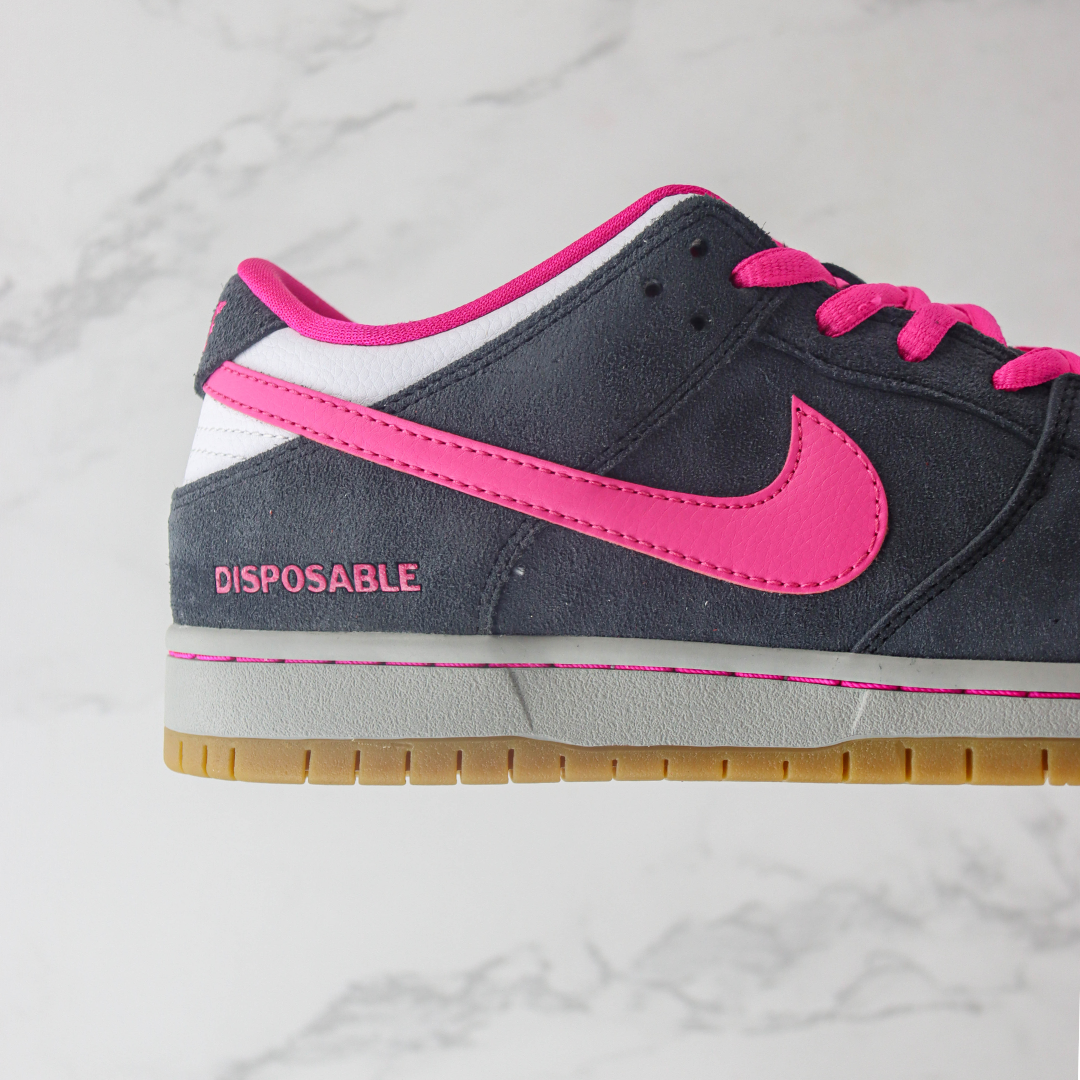 Tênis Nike SB Dunk Low  - Disposable