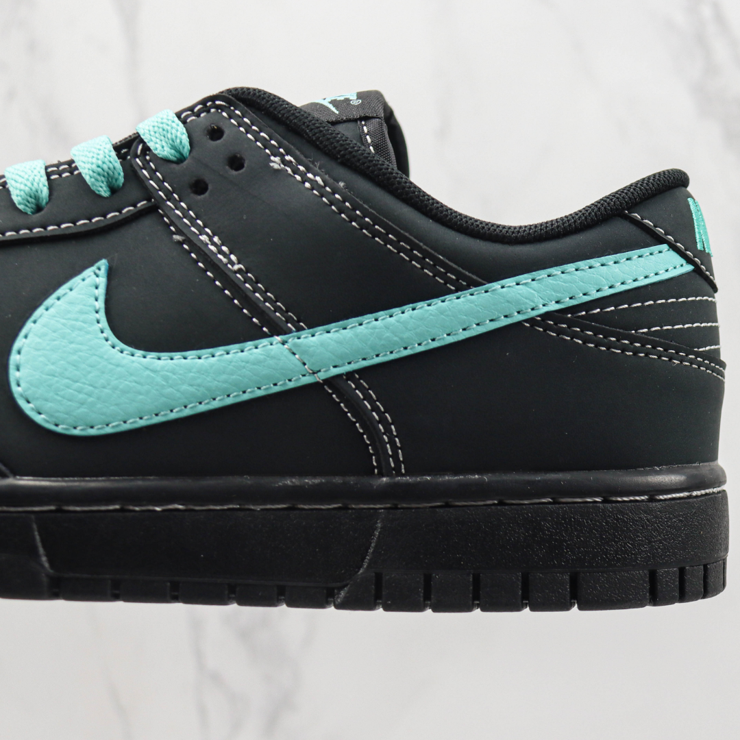 Tênis Nike Dunk Low X Tiffany