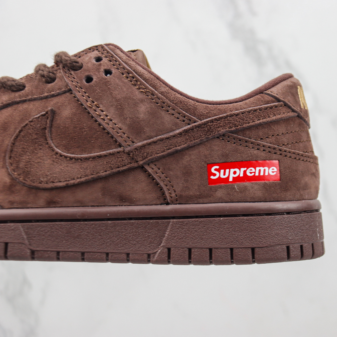 Tênis Nike SB Dunk Low x Supreme - Brown