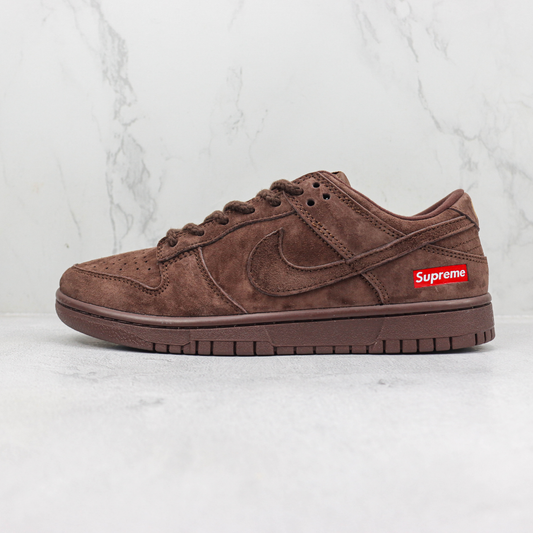 Tênis Nike SB Dunk Low x Supreme - Brown