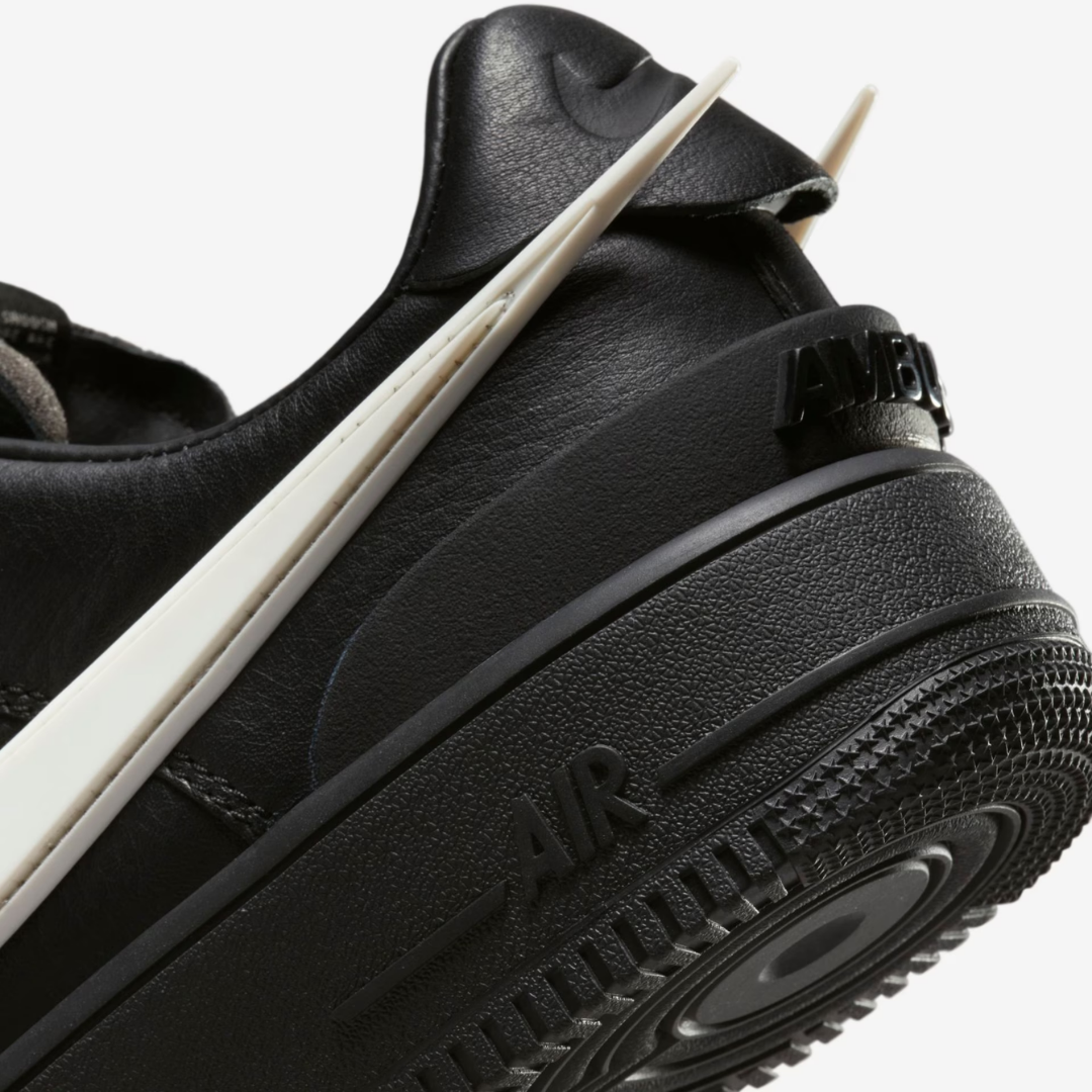 Tenis Nike AF1 x AMBUSH - Preto