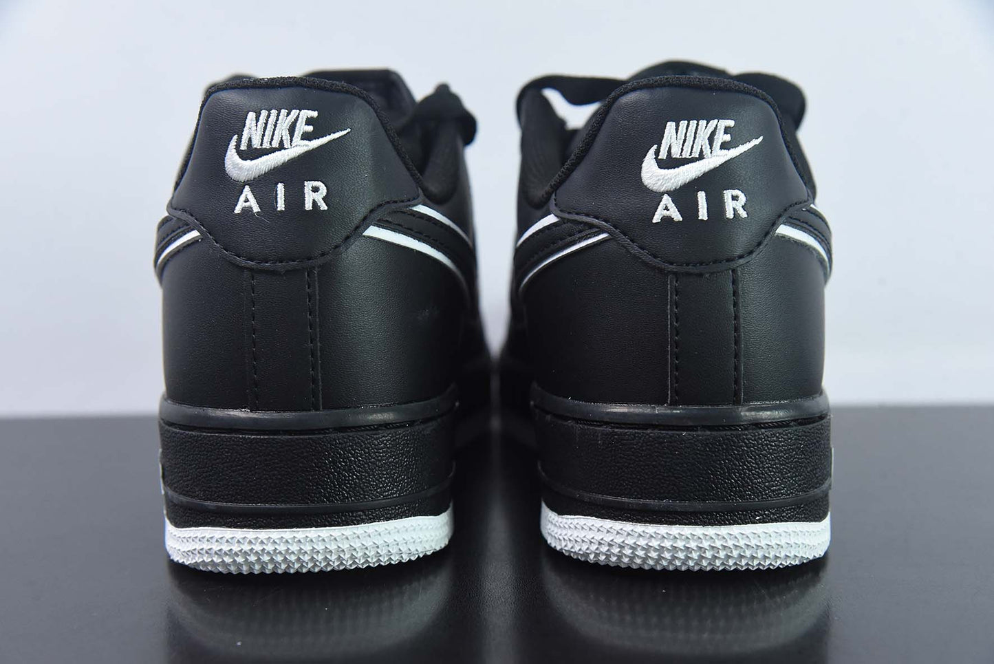 Tenis Nike Air Force 1 - Mistic Black