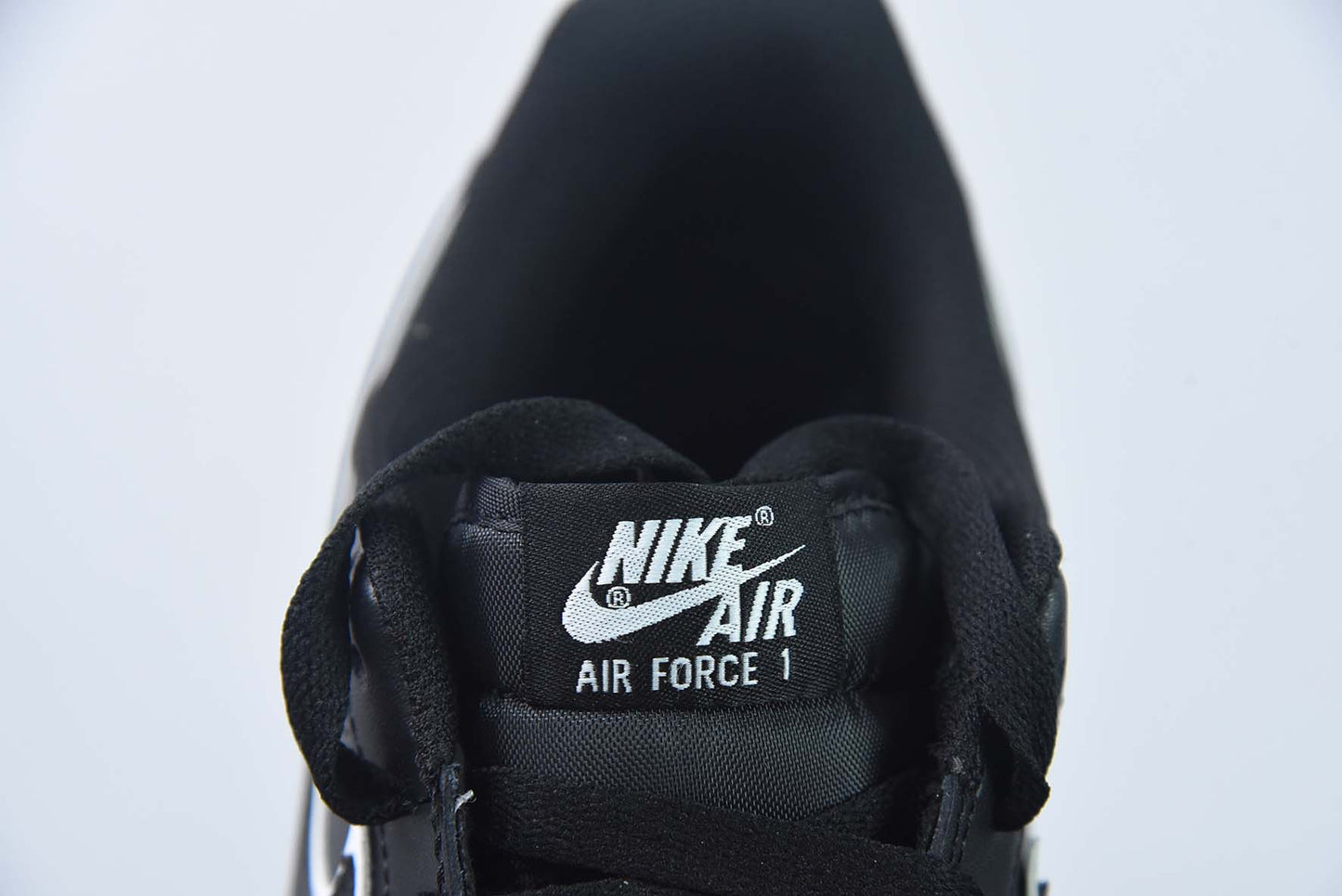 Tenis Nike Air Force 1 - Mistic Black