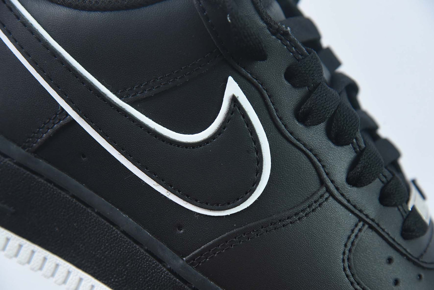 Tenis Nike Air Force 1 - Mistic Black